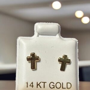 New 14Kt Yellow Gold Studs